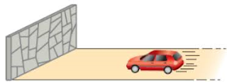 automóvel se aproximando com velocidade à uma parede